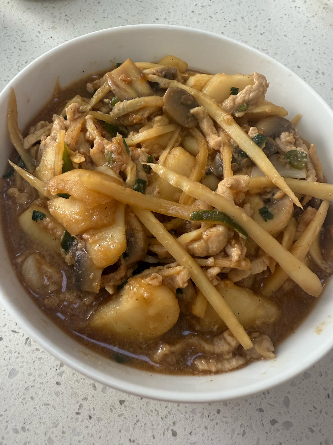 有它就不肯离桌～马蹄木耳青蒜炒肉丝