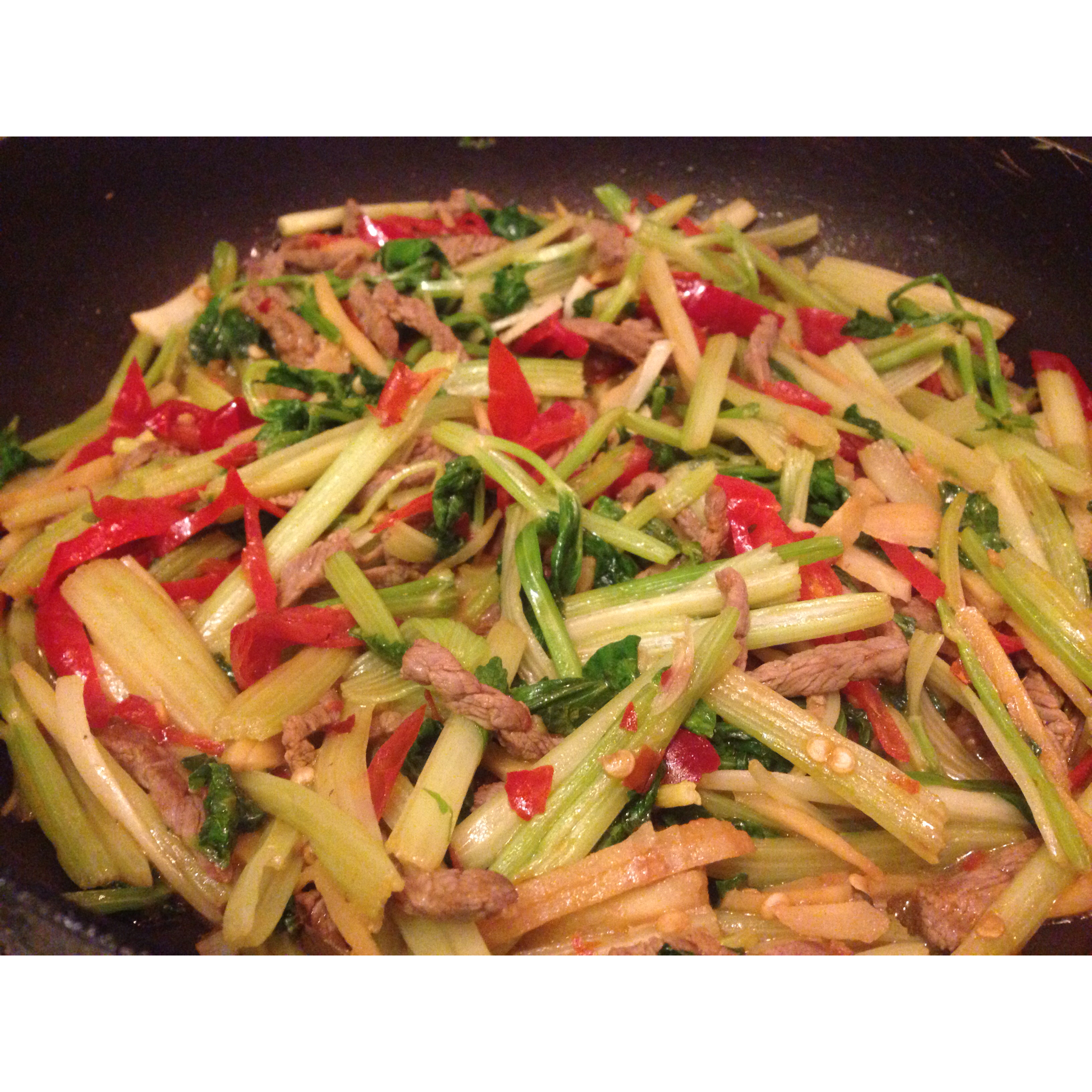 芹菜泡椒牛肉丝