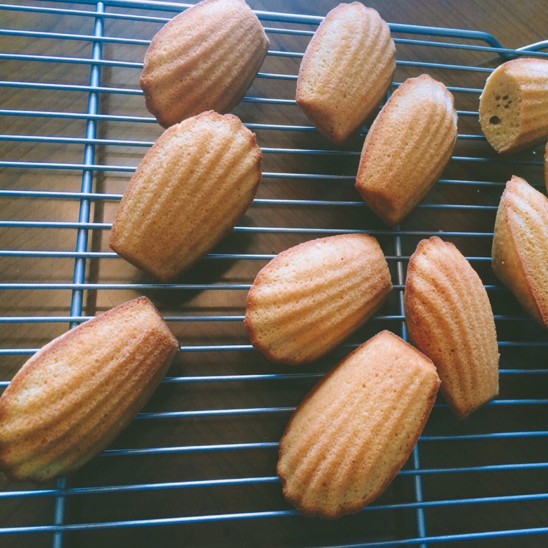 【视频食谱】太妃海盐玛德琳