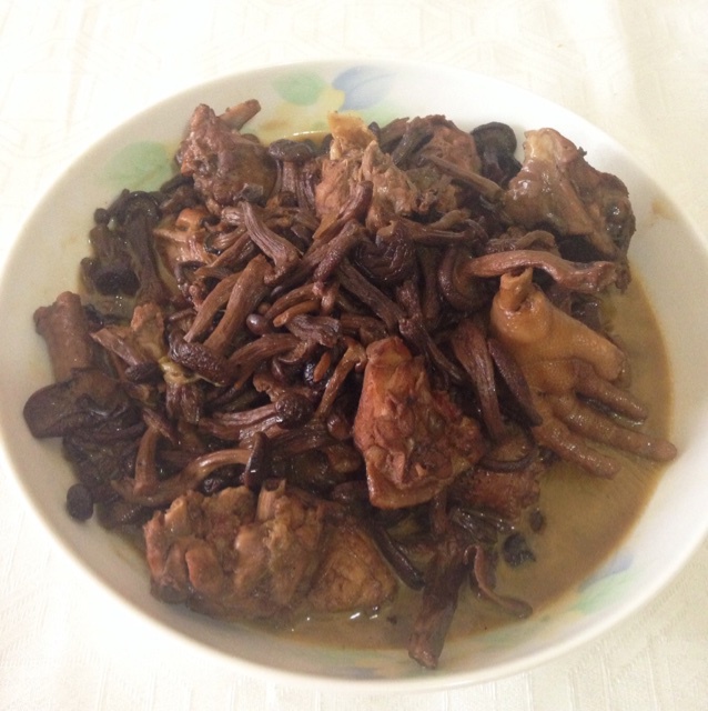 小鸡炖蘑菇