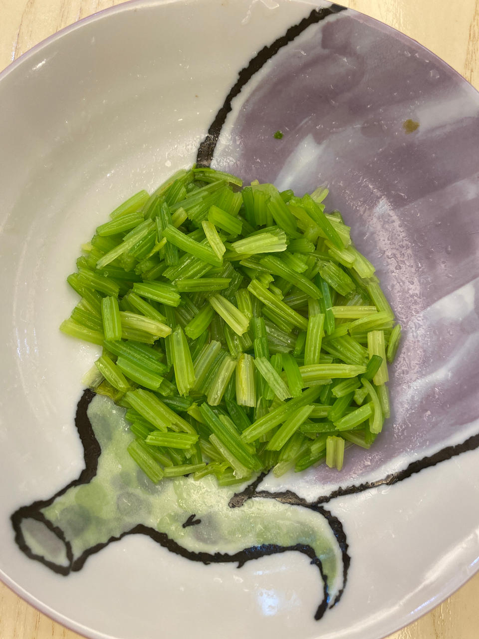 凉拌芹菜
