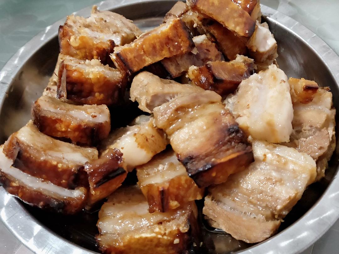 多次失败，越挫越勇终于做出来了广式脆皮烧肉