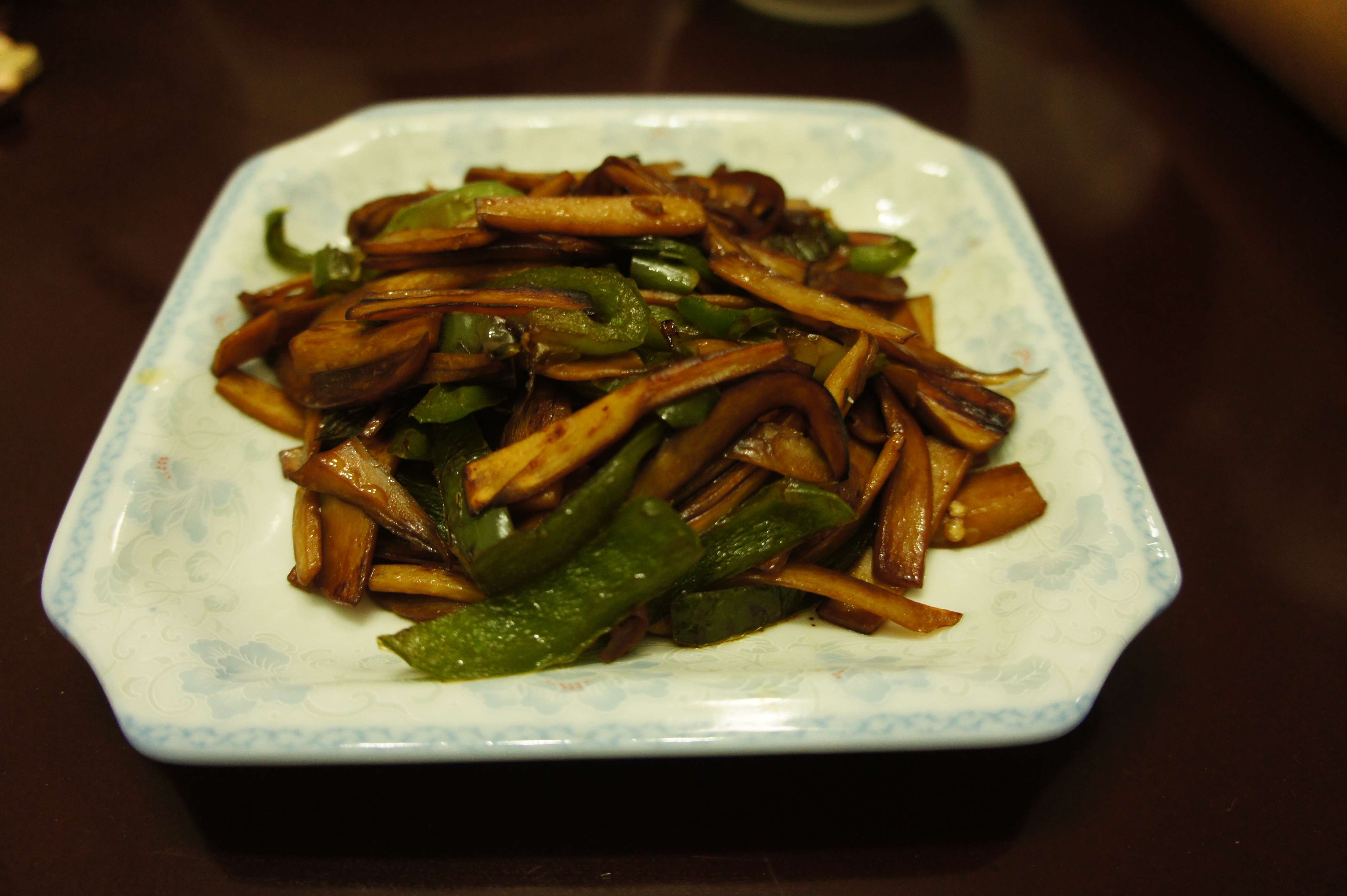 青椒素炒杏鲍菇