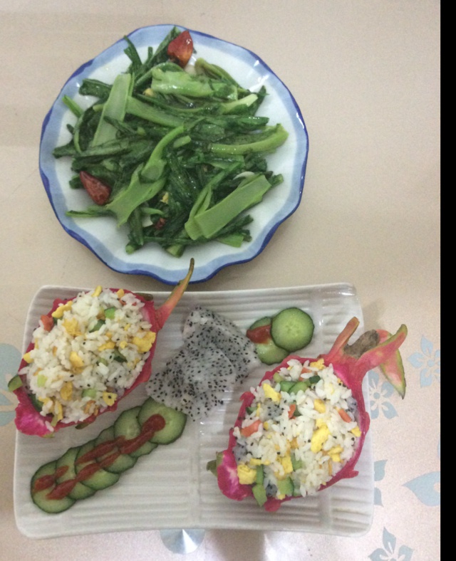 清爽火龙果炒饭