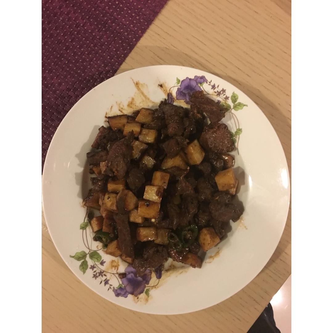 黑椒杏鲍菇牛肉粒