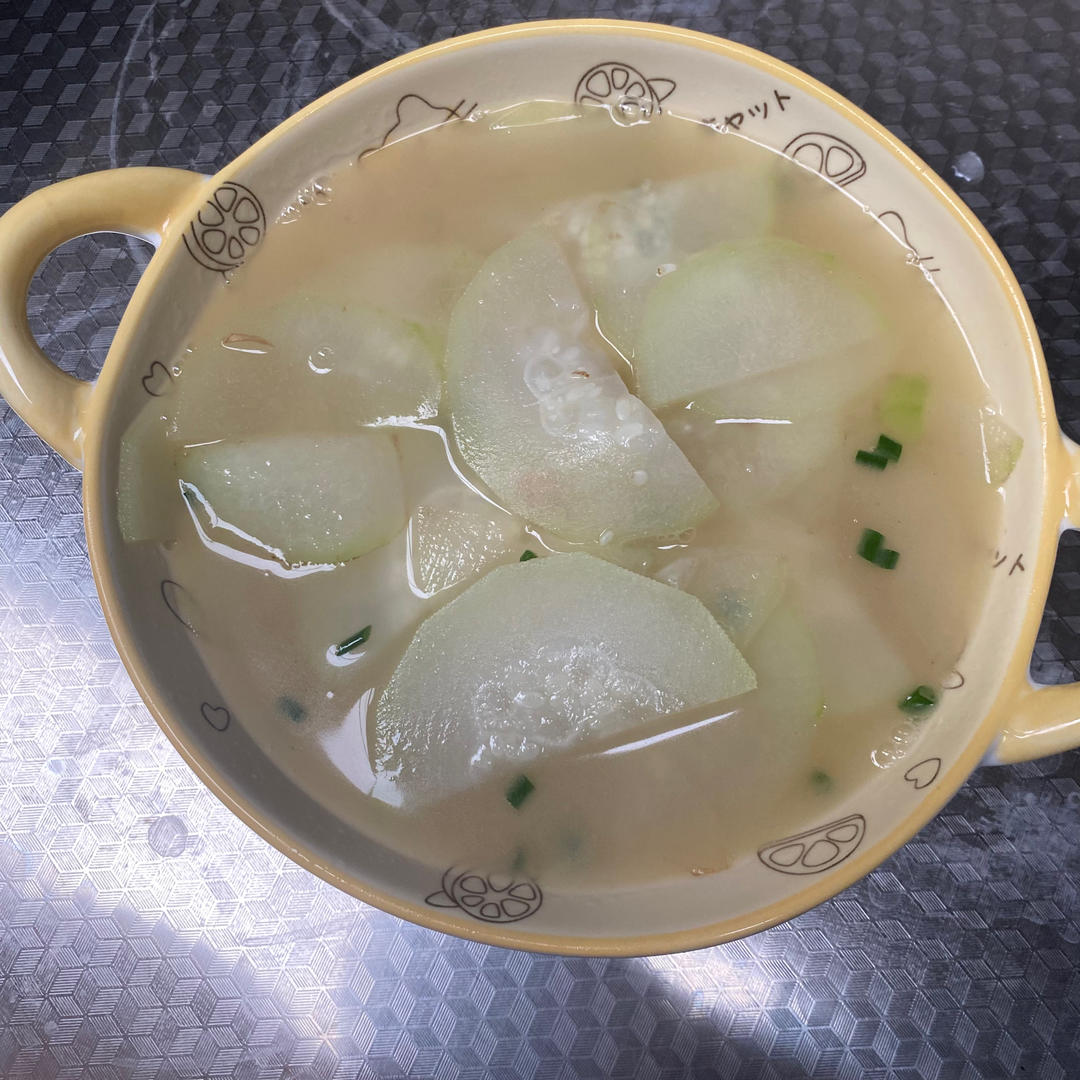 素冬瓜汤很鲜美，夏秋食用解暑降躁