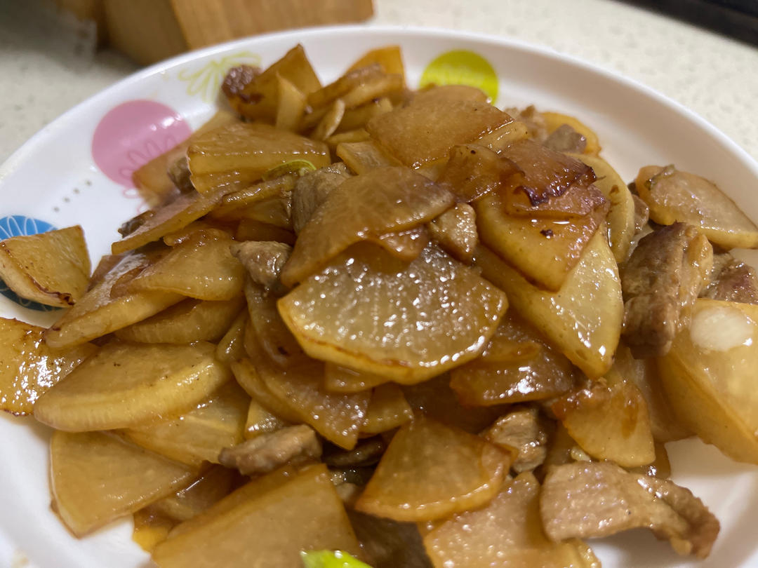 白萝卜炒肉