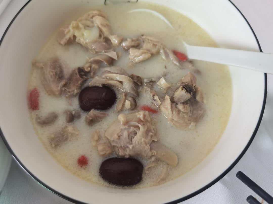 〈胡椒猪肚鸡汤〉，我超级喜欢的味道，欣小厨 😏
