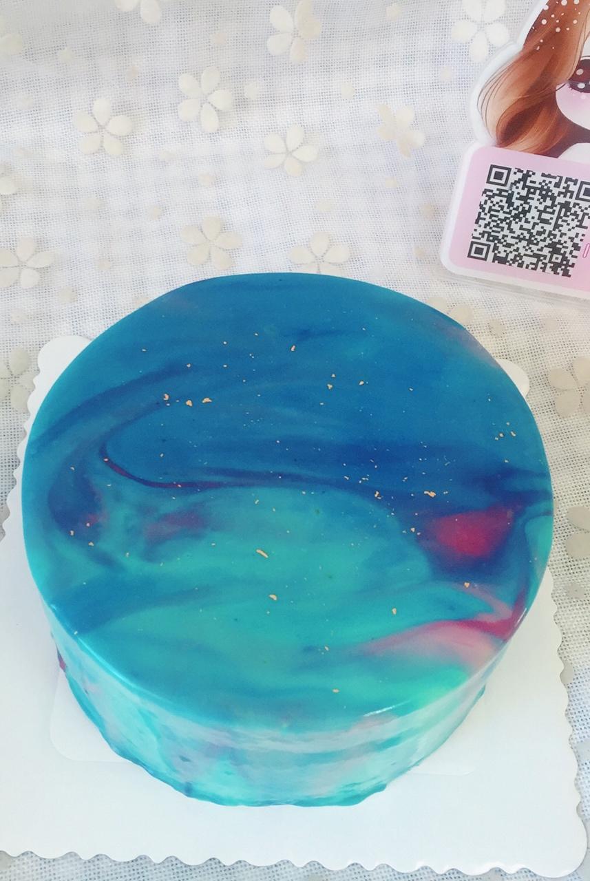 偶地拽宝贝做的星空巧克力蛋糕淋面