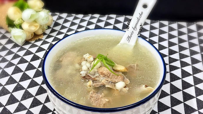 冬季手脚发凉的姐妹们不妨试试黄芪老鸭汤