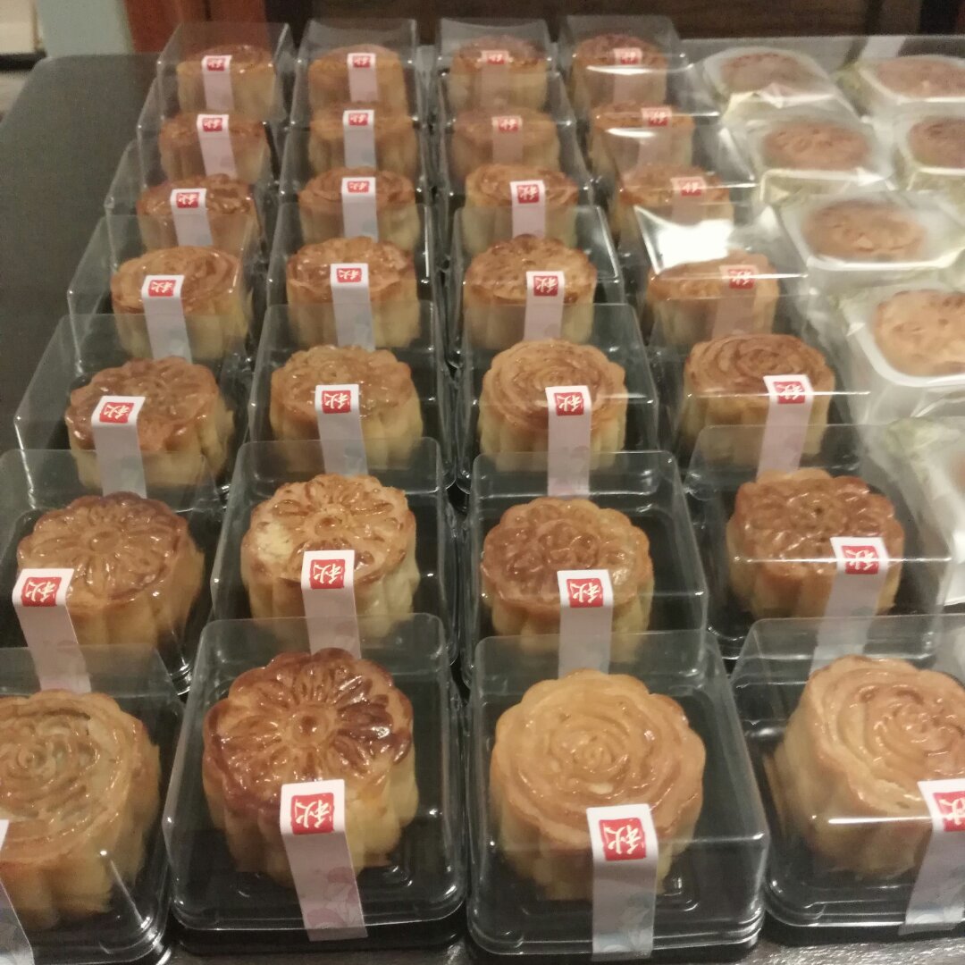 广式月饼——蛋黄莲蓉月饼