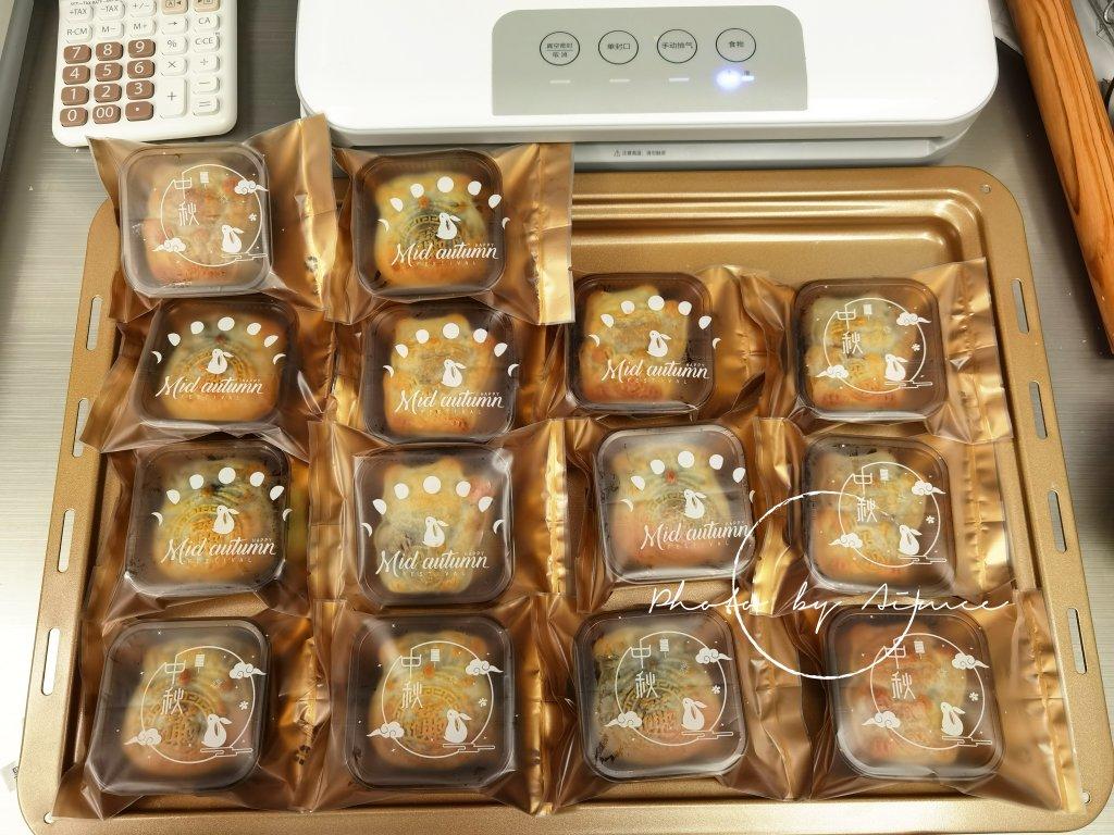 广式莲蓉月饼（75克、50克、各种规格都有）