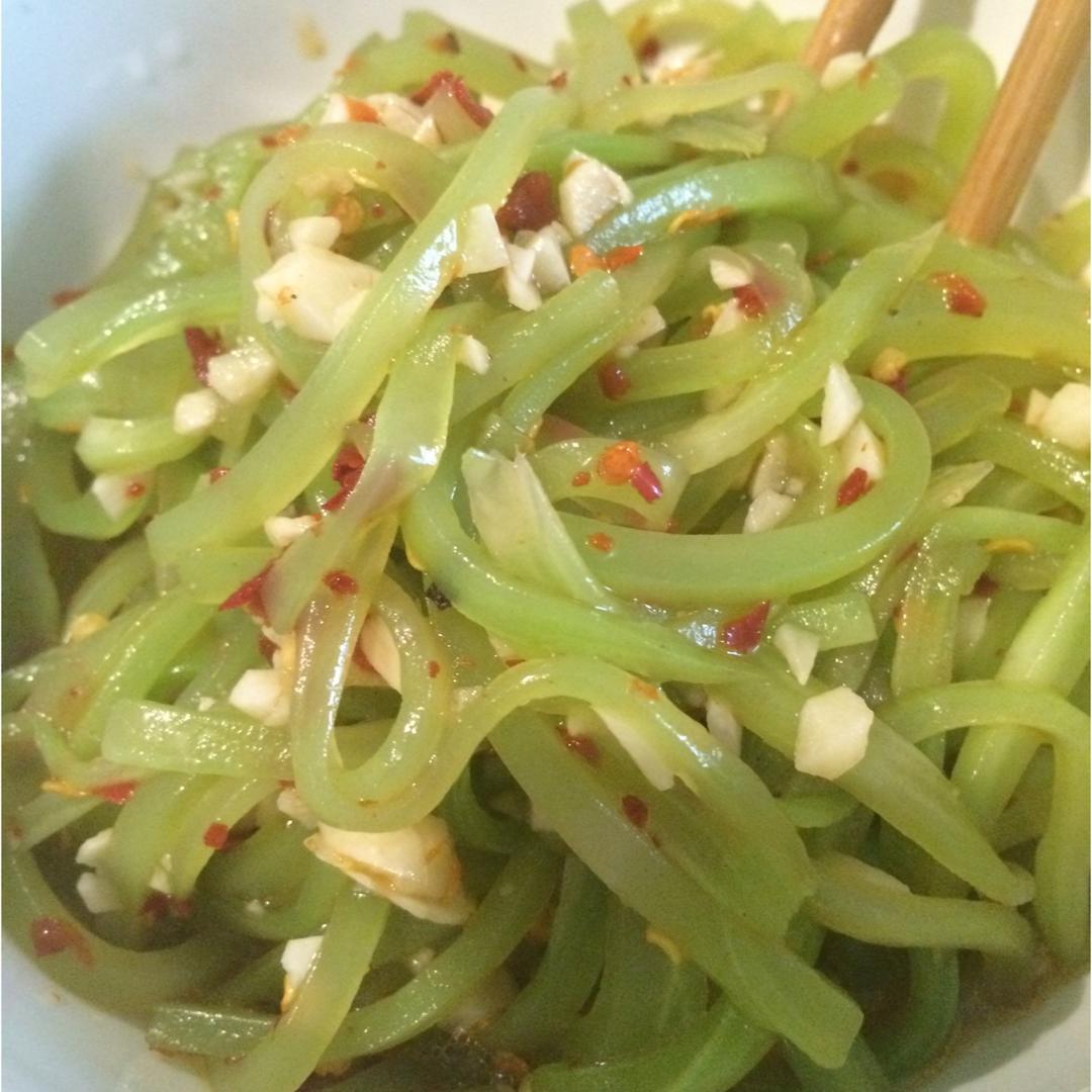 凉拌莴笋丝