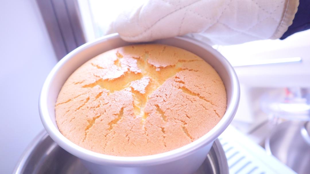 烤箱做蛋糕（戚风蛋糕的做法）