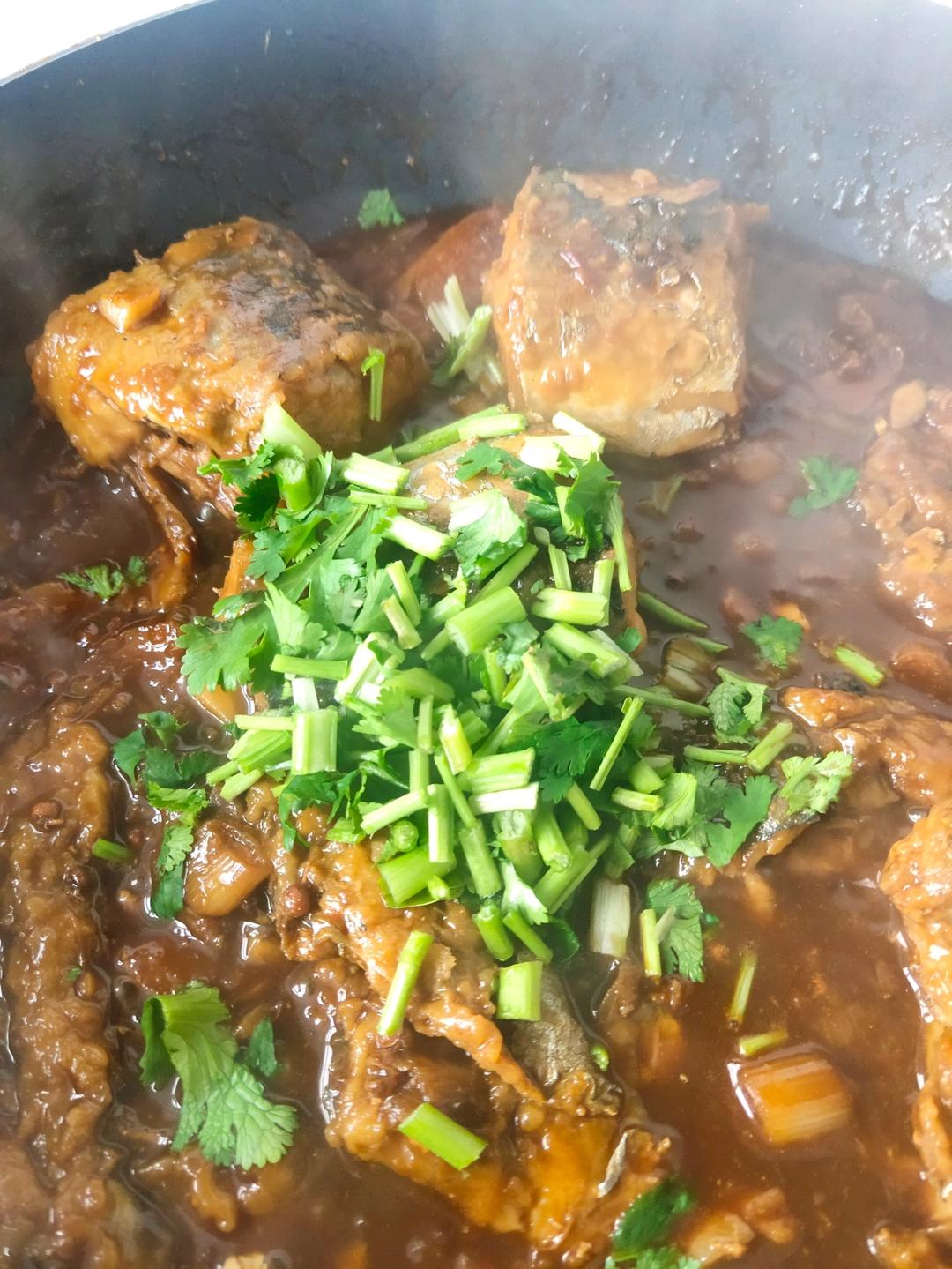 适合孩子吃的下饭菜：酱汁焖鱼
