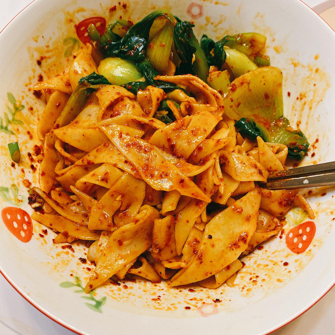 十分钟就能吃上的超简单油泼面