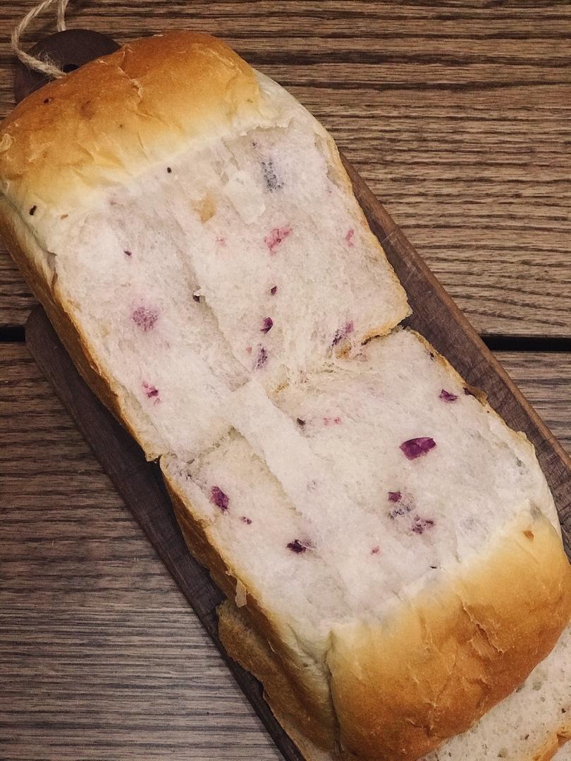 色与香同赋的玫瑰吐司