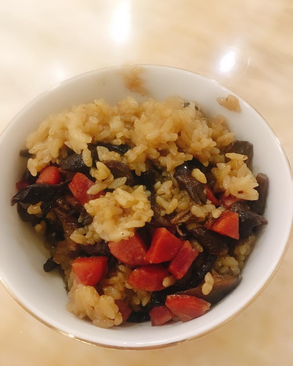 电饭锅版香菇腊肠饭