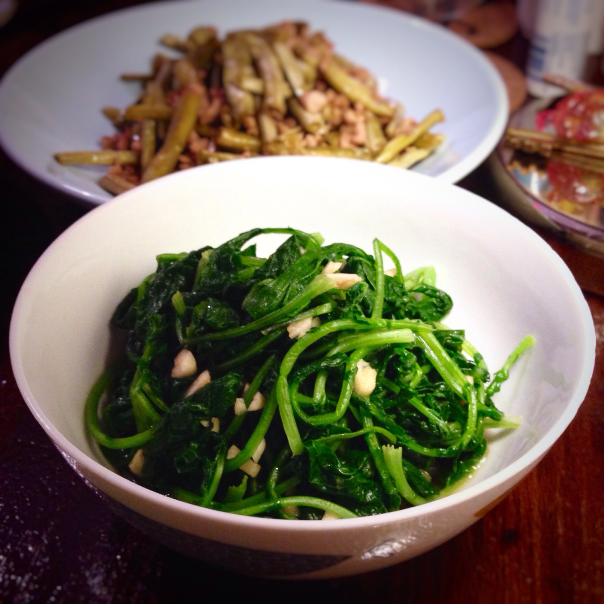 兔子艾桑做的凉拌萝卜缨