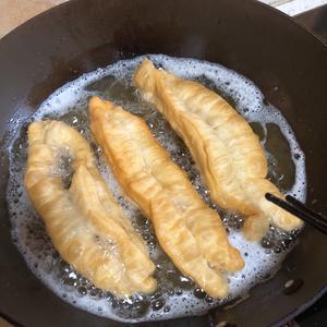 江南人爱吃的咸豆浆泡油条（鸡蛋版）的做法 步骤14