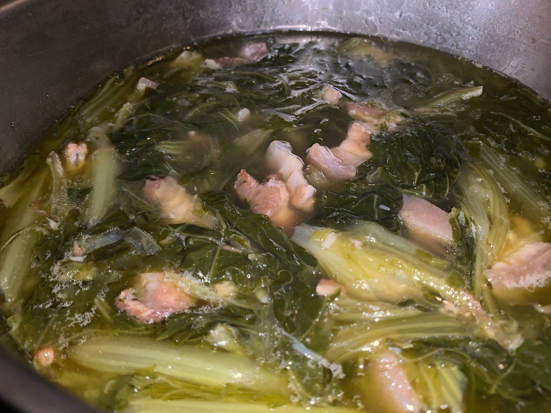 春菜五花肉煲的做法