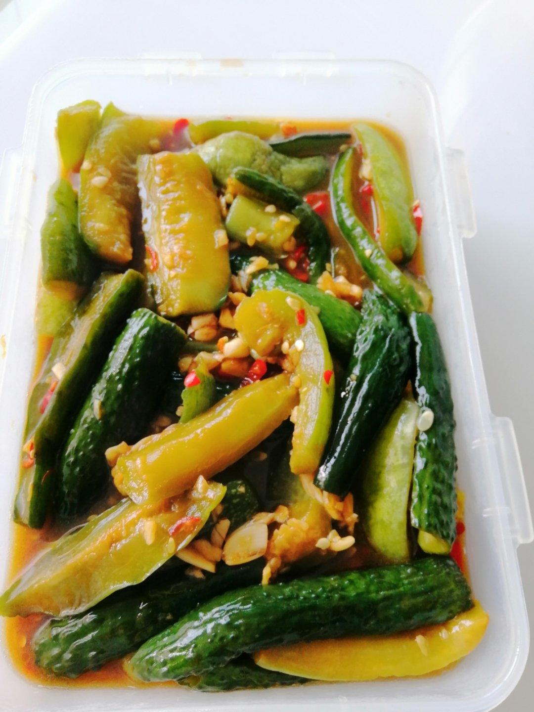 脆生生清爽开胃的酱黄瓜