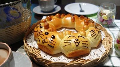 萌猫花生酱面包的做法