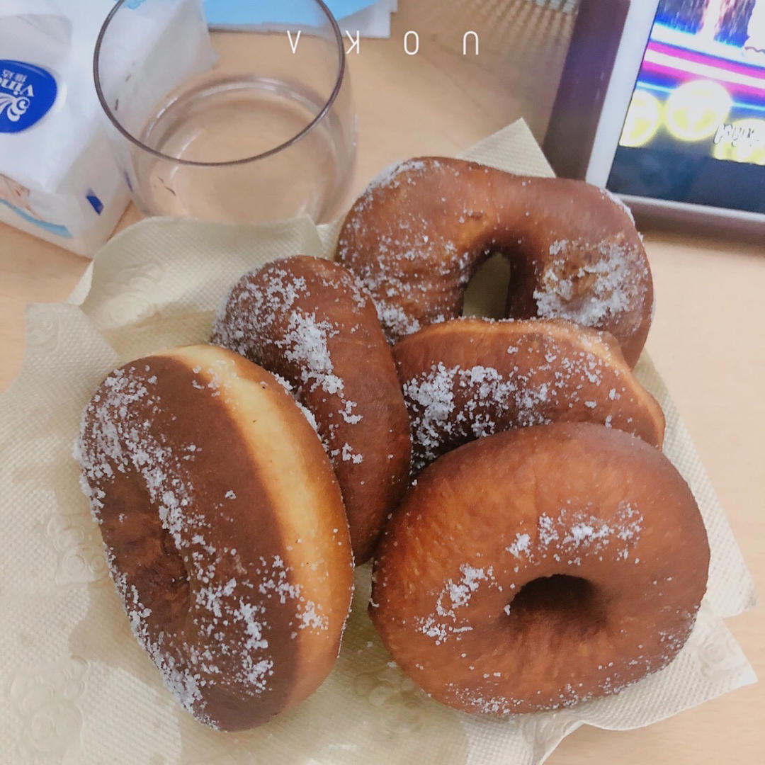 超级好吃的油炸甜甜圈