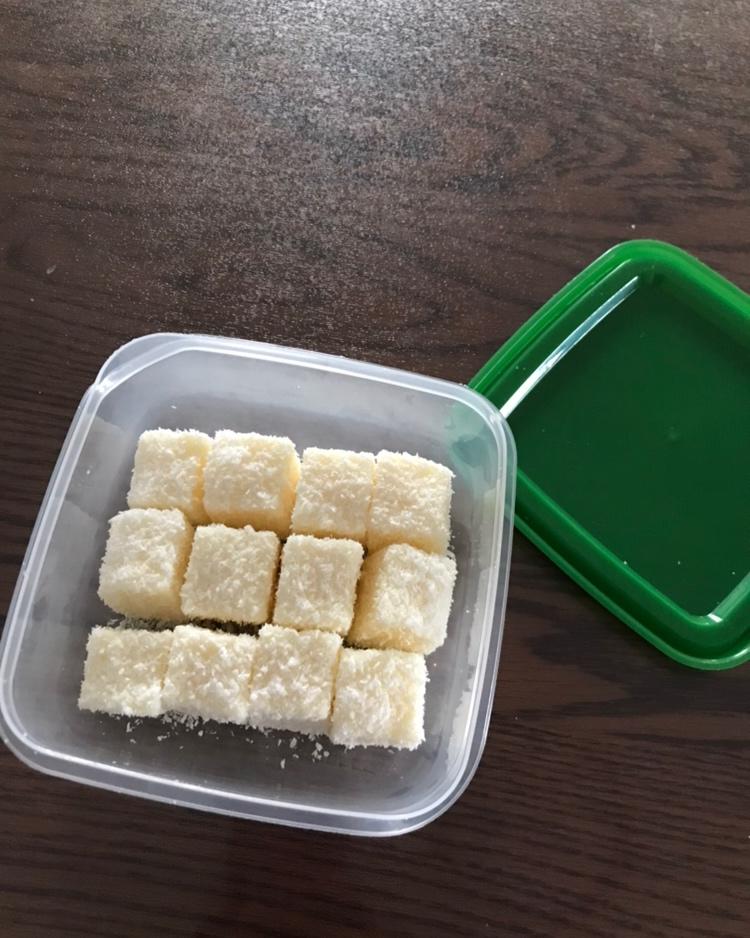 完胜85度C牛奶椰丝小方