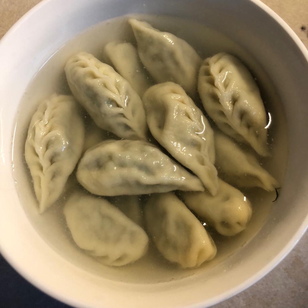 芹菜胡萝卜猪肉水饺