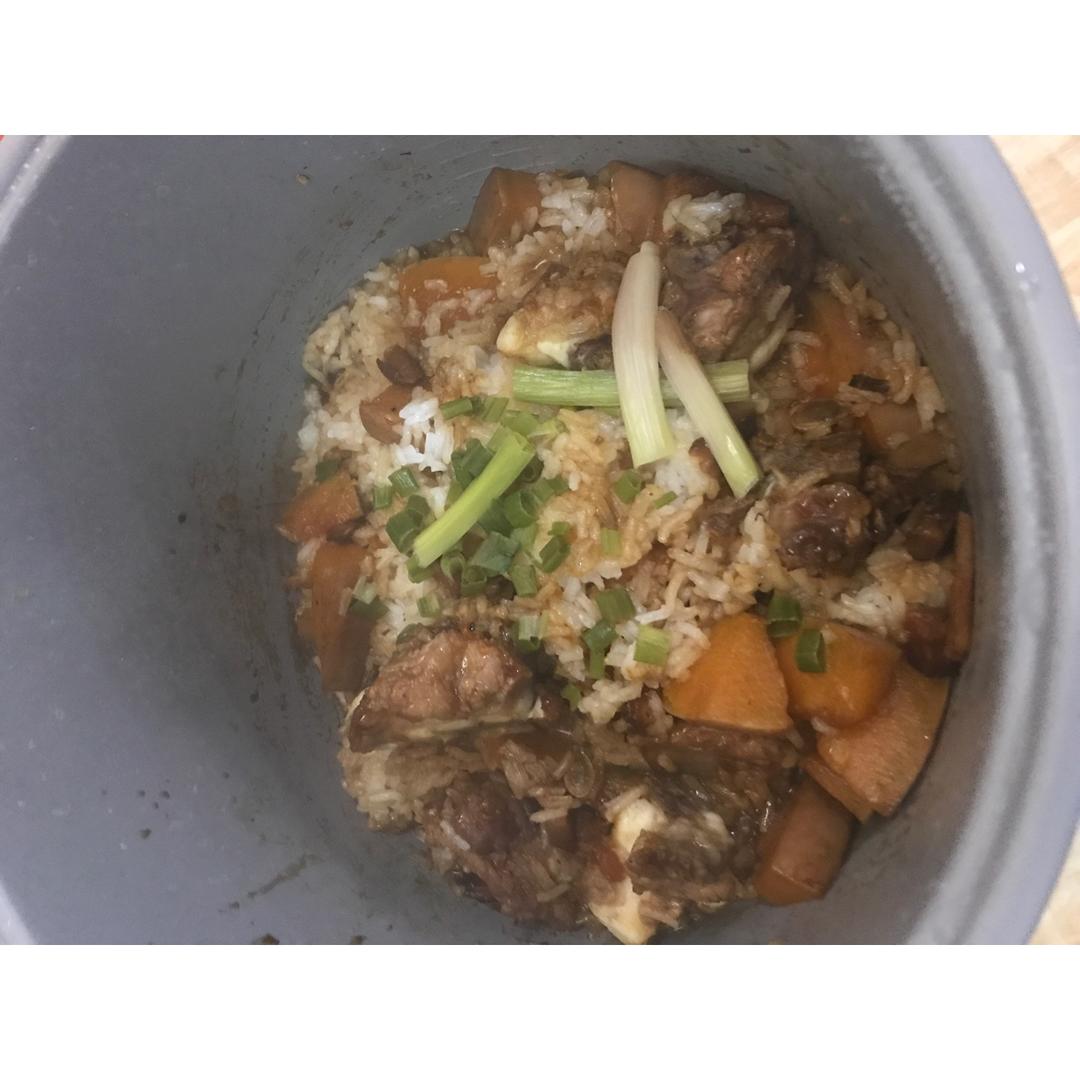 喷香排骨焖饭（爆好吃）