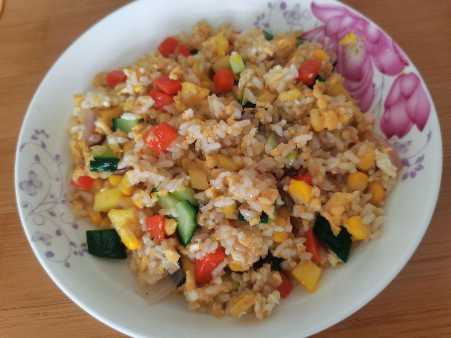 虾仁菠萝炒饭