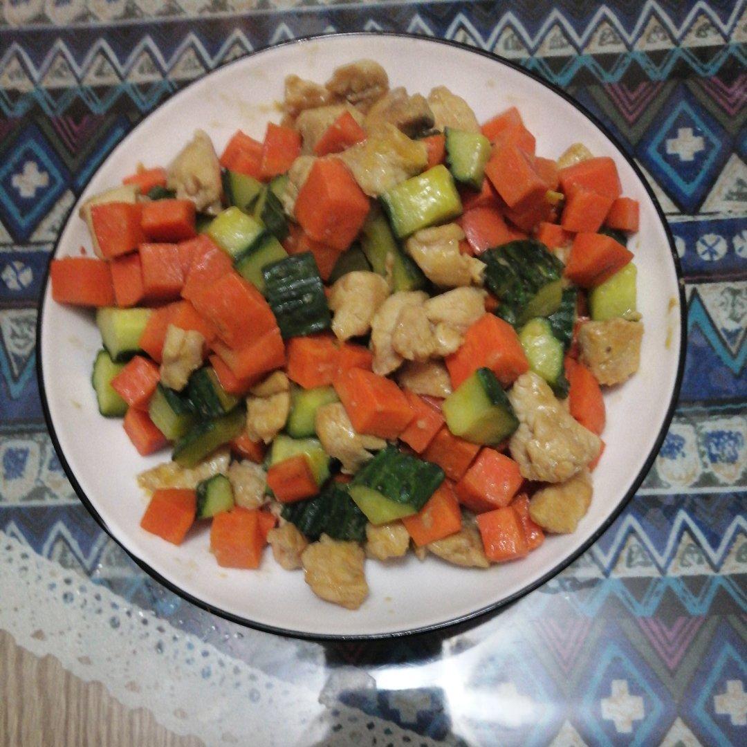 低脂素炒鸡胸肉减肥餐健身餐瘦身餐快手菜