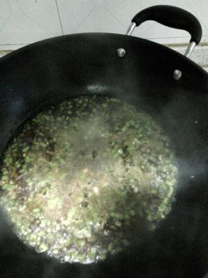 豇豆蛋花打卤面的做法 步骤4