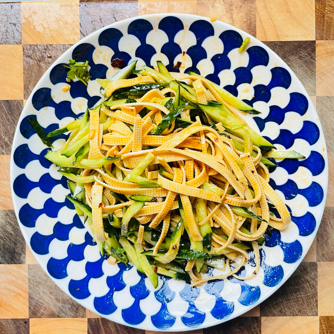 可以吃一整个夏天的黄瓜拌豆皮
