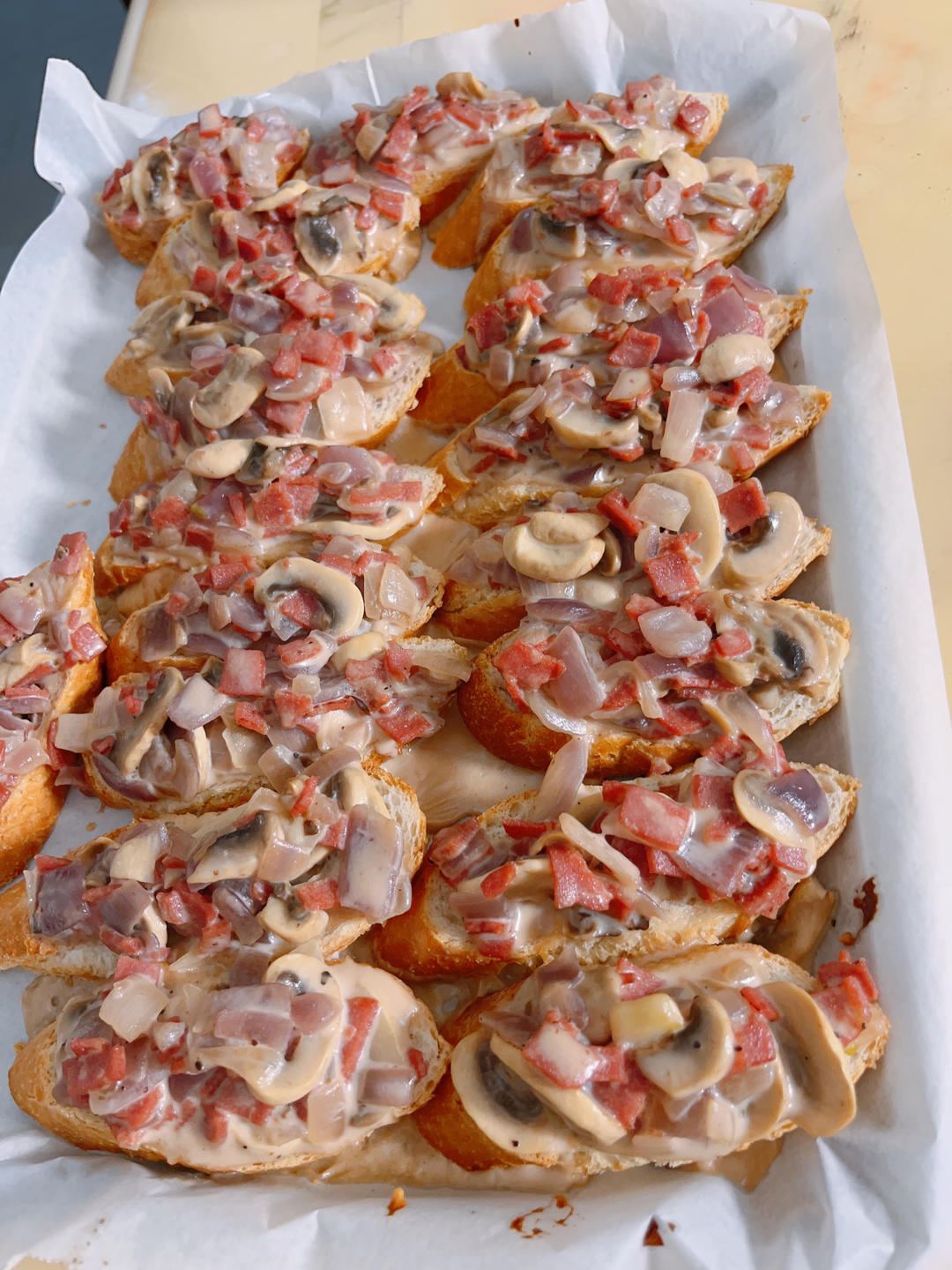 这也太香了‼️奶油蘑菇培根佐法棍🥖爆好吃😋