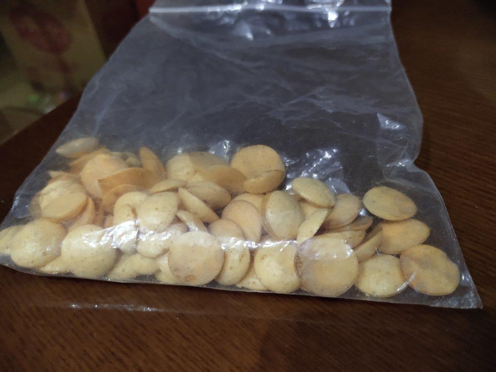 宝宝第一口健康零食！超级无敌好吃到爆炸！入口即化！材料只有1个鸡蛋 ！10g奶粉！5g淀粉 ！酥脆可口 ！幸福的味道 ！