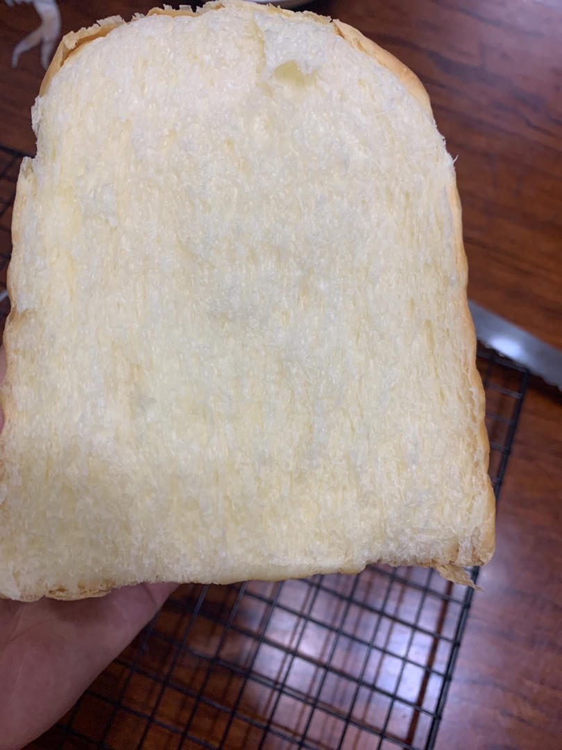 可以拉丝的超级软奶香吐司面包