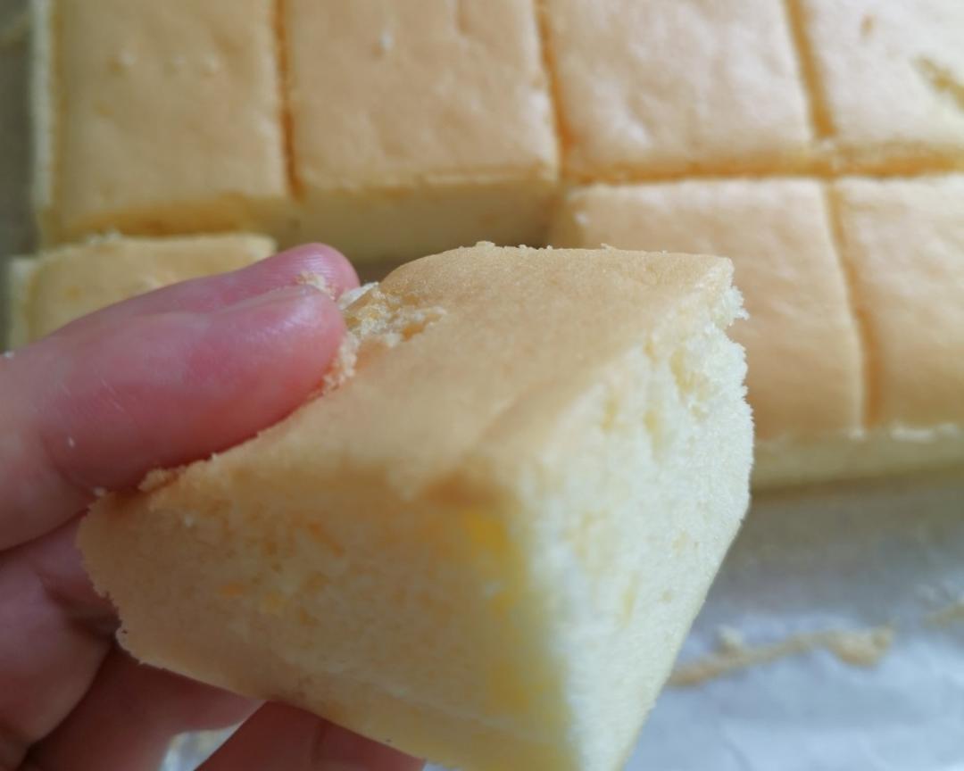 软绵绵的蛋糕～宝宝辅食（超简单版一次成功）的做法