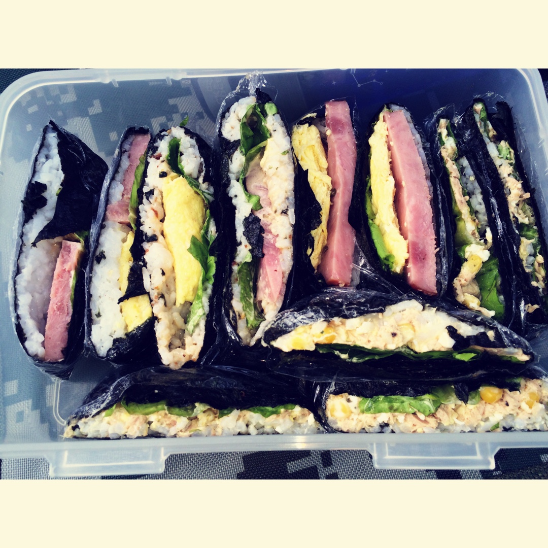 不用捏的饭团(おにぎらず)