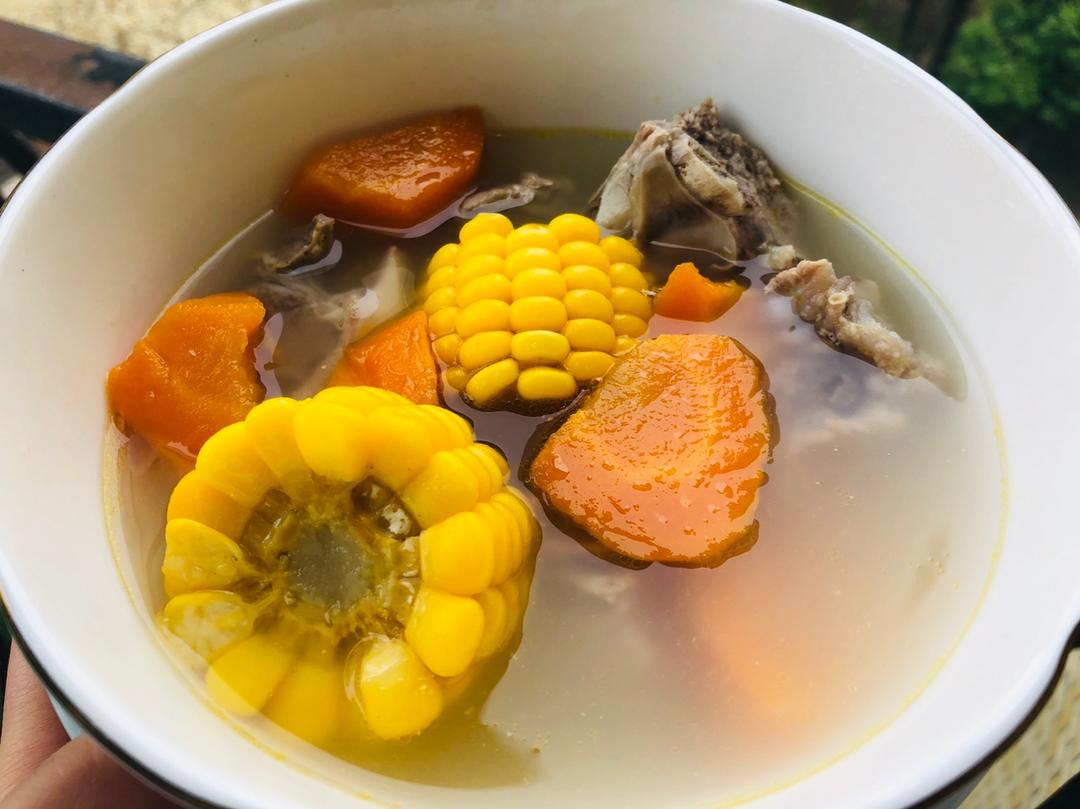 排骨玉米胡萝卜汤