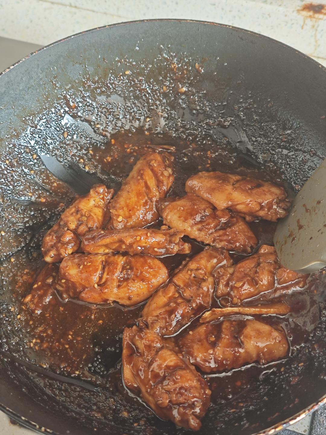 妈妈家的味道，吃了停不下来的红烧鸡翅