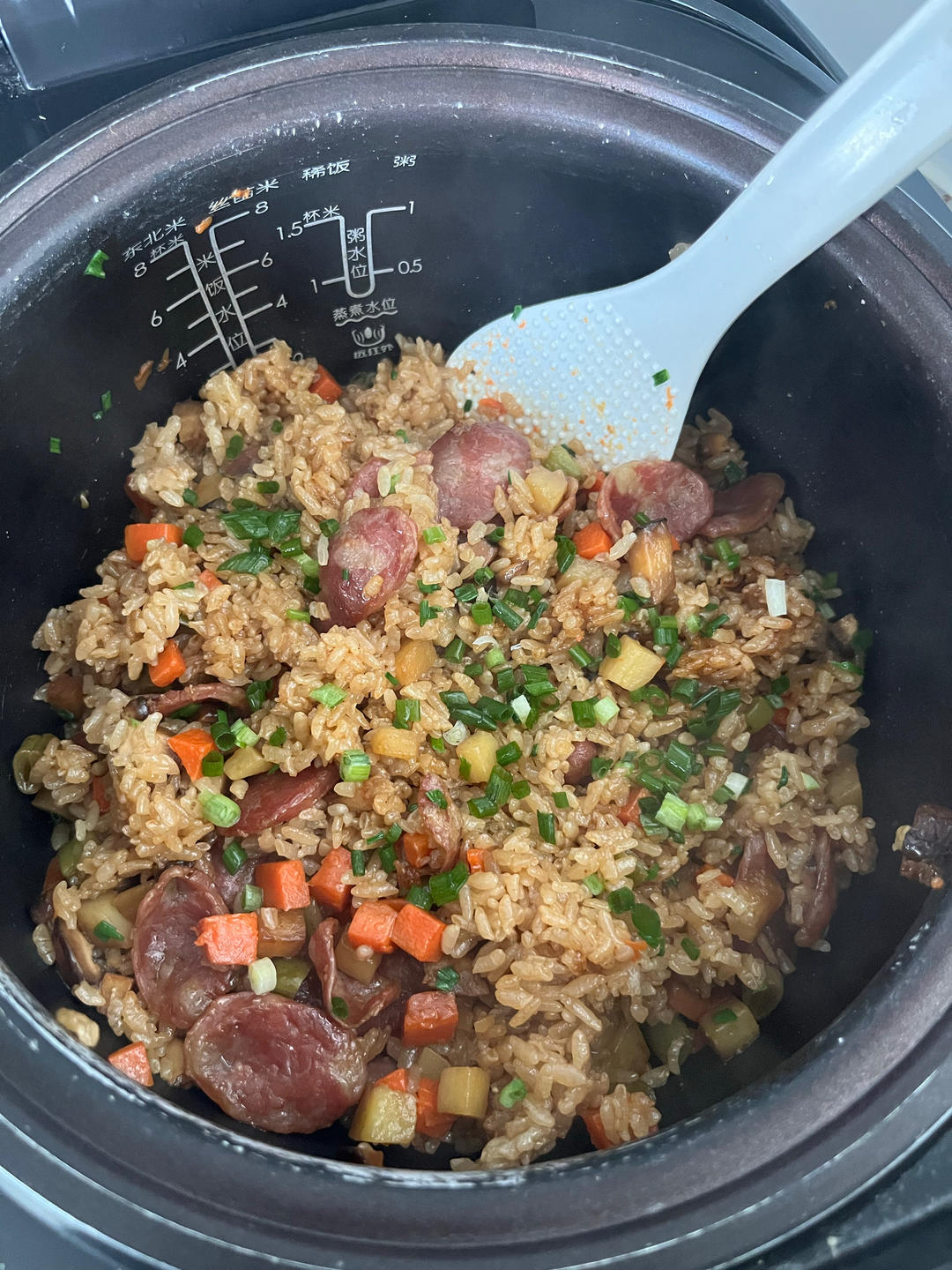懒人必备～电饭煲腊肠焖饭