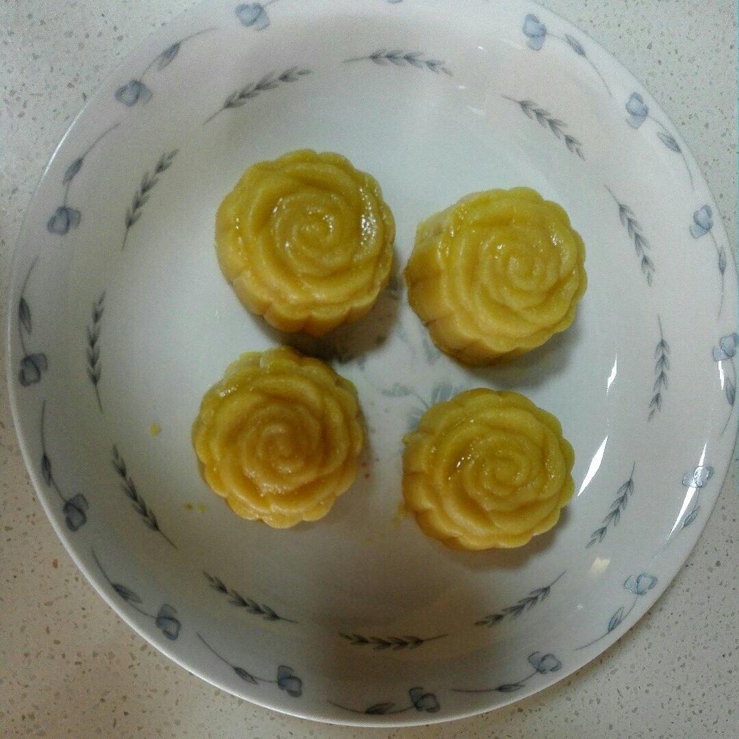 超详细图解版--流心奶黄月饼