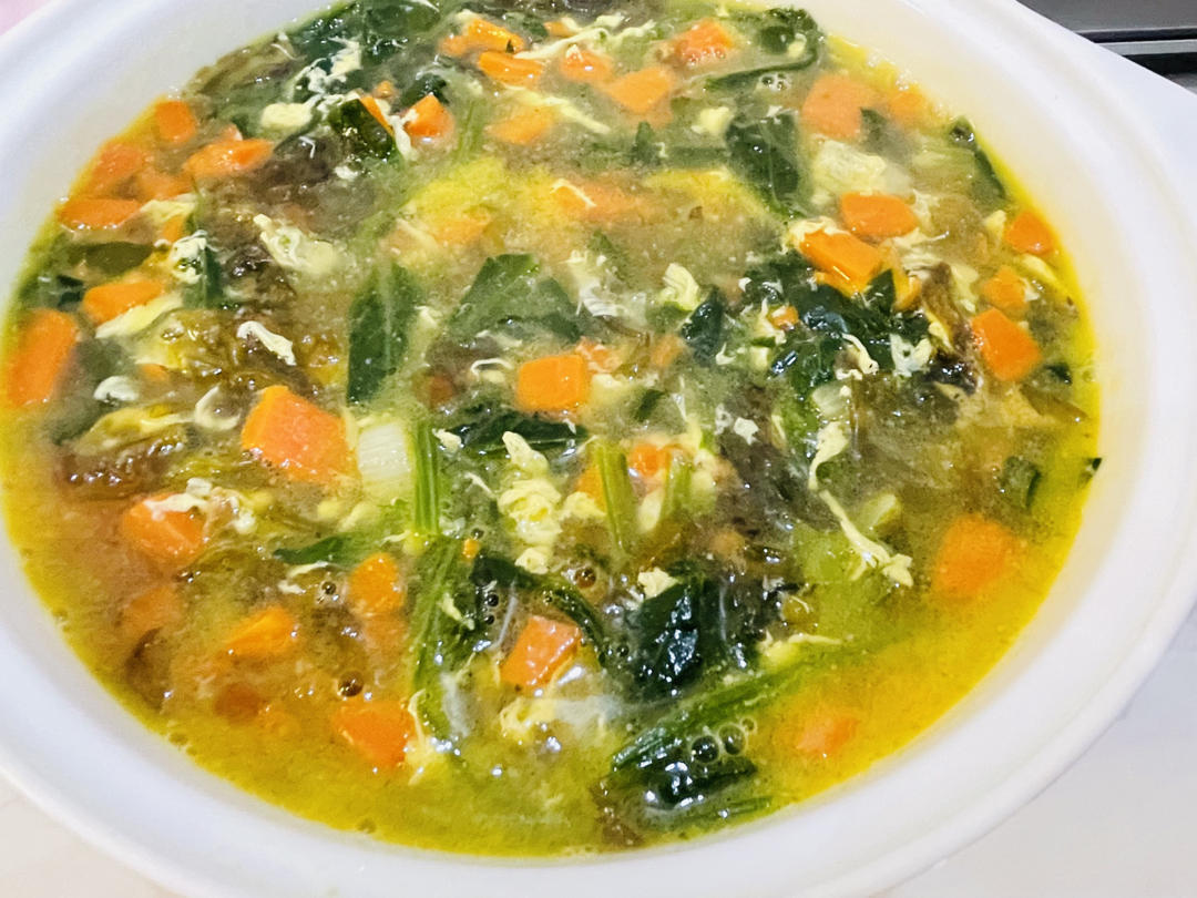 菠菜香菇蔬菜汤
