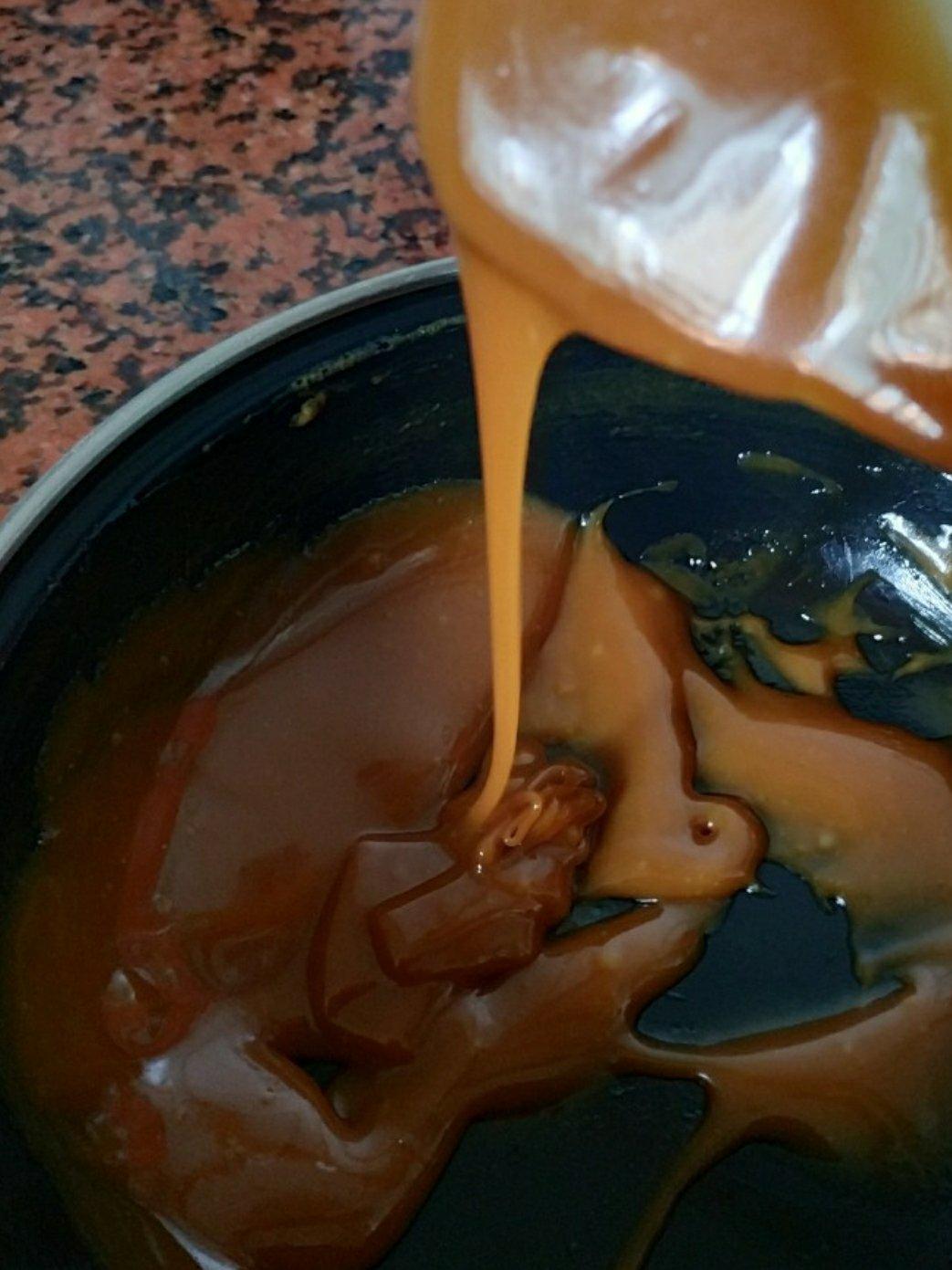 海盐焦糖酱(太妃酱)——奶茶奶油蛋糕淋面等等都能用哦
★装饰技能★