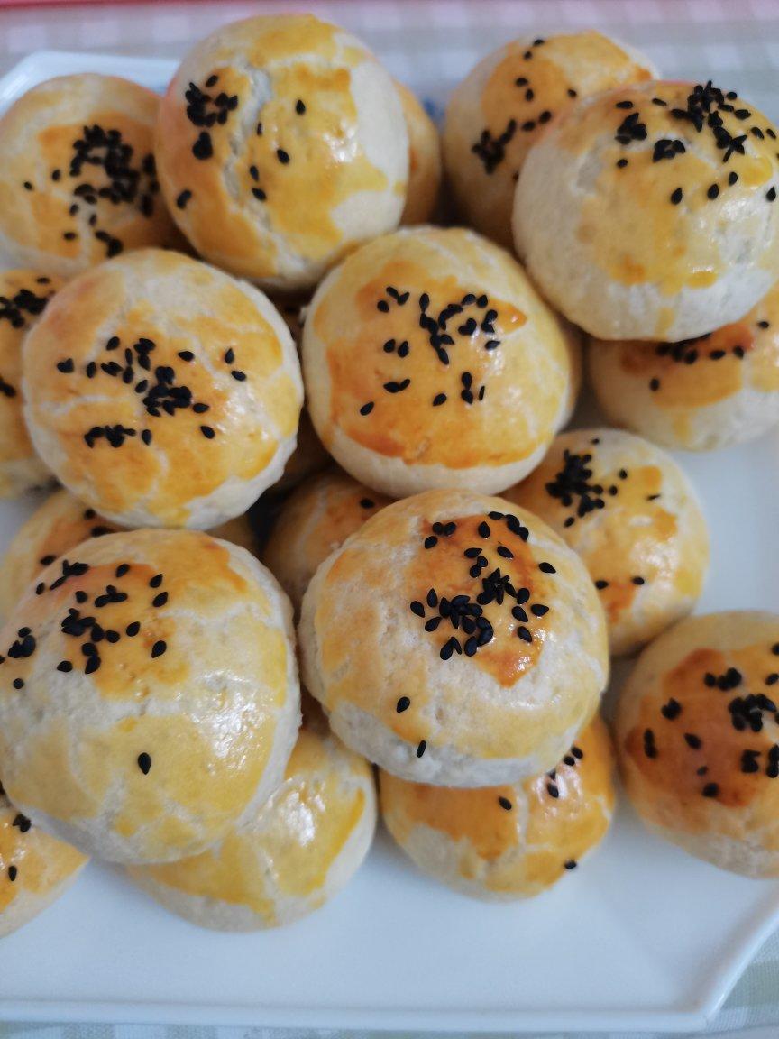 蛋黄酥（猪油版和黄油版）新手也可以做到