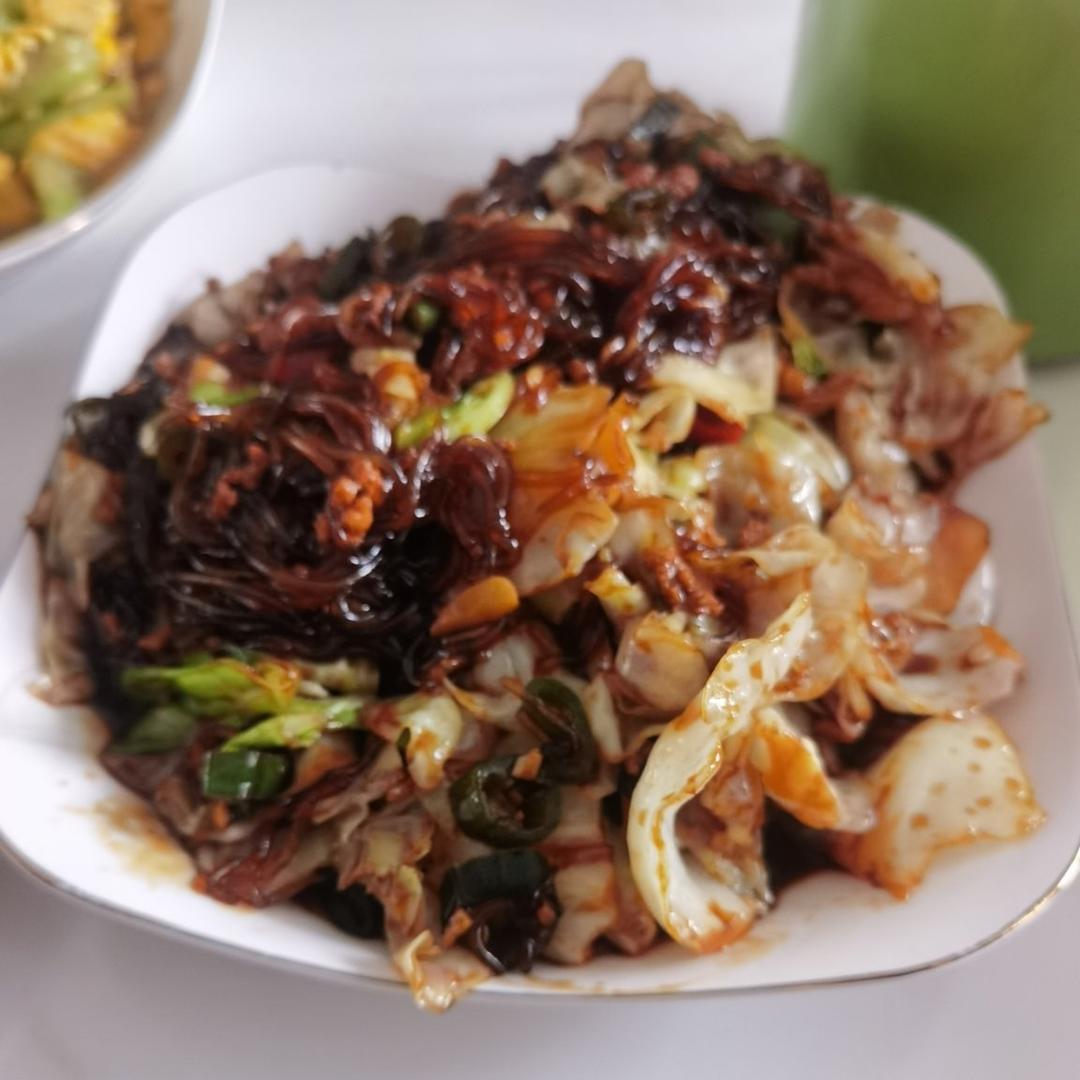 最近爱吃粉丝粉条～包菜炒粉丝