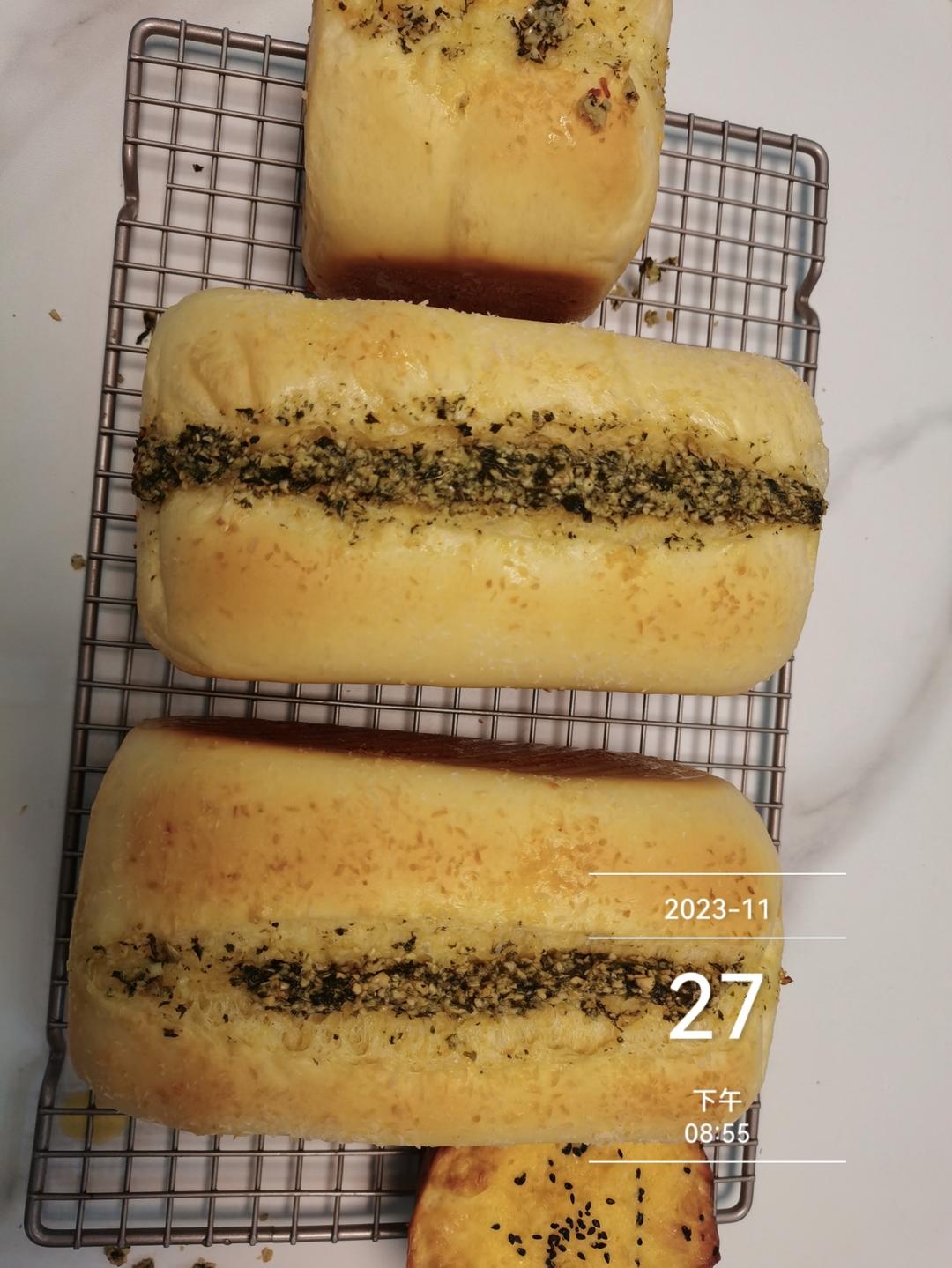 蒜香芝士德肠吐司/超香的咸口吐司