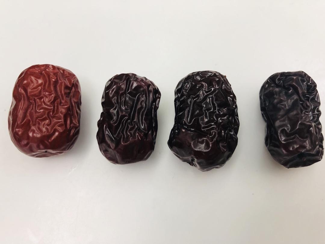 日食三颗枣 百岁无烦恼               三蒸三晾红枣